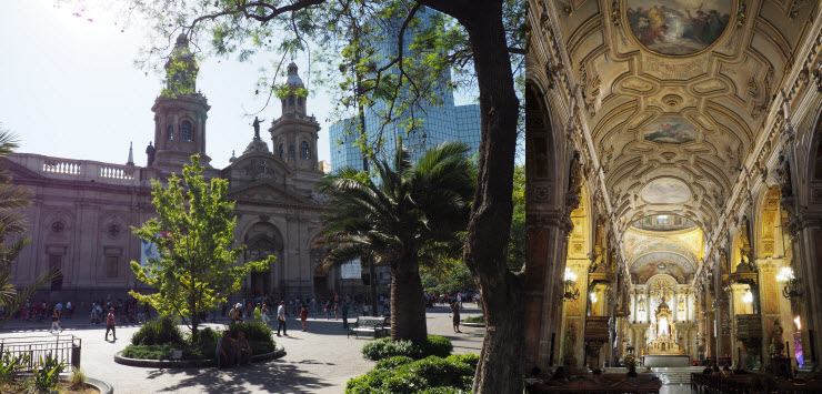 Plaza_de_Armas_und_Kathedrale_k